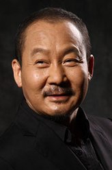 肖文平（马少骅饰演）