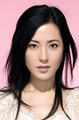 郑晓婉（曾黎饰演）
