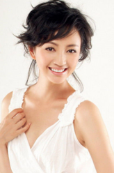 江盛灵（罗海琼饰演）