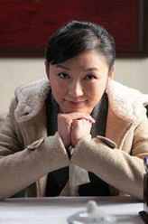 英子（代乐乐饰演）