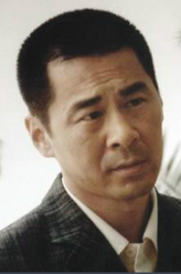 周铭远（陈建斌饰演）