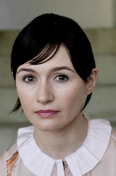 Mackenzie MacHale（艾米莉·莫迪默饰演）