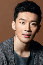 李越亭（曹磊饰演）
